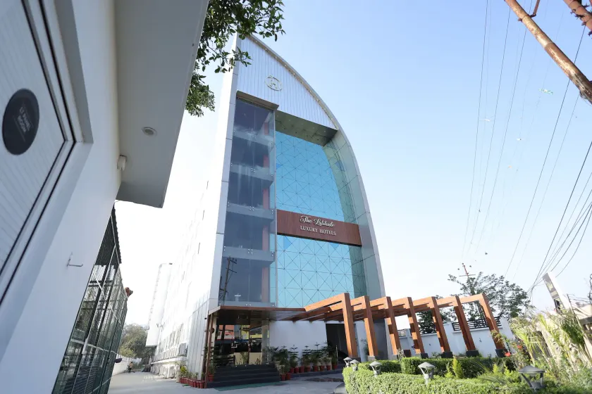 THE LATITUDE LUXURY  - Image 1