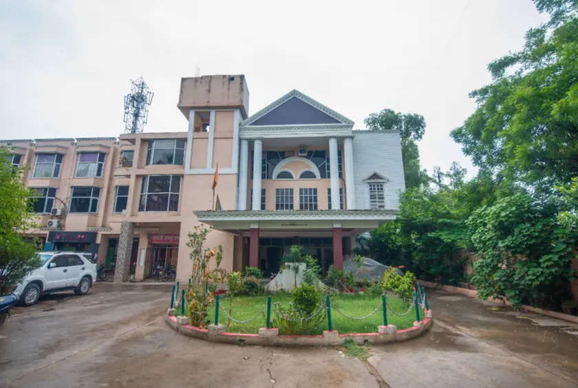 Hotel Rewa Rajvillas - Image 1
