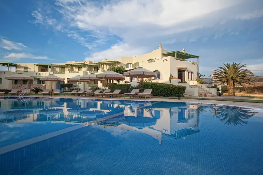 Finikas Hotel - Image 1