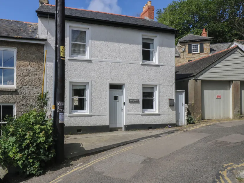 2 Chapel Place - Image 1