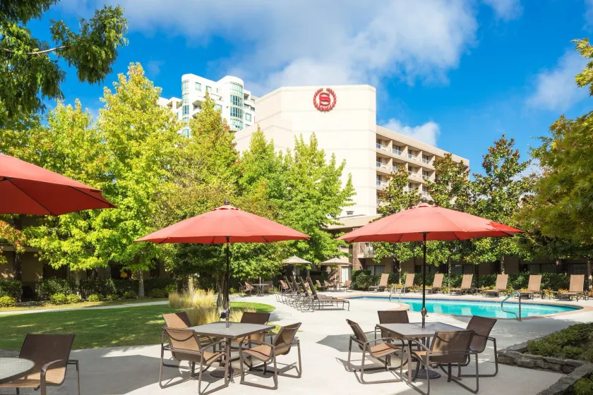 Sheraton Vancouver Airport Hotel - Image 1