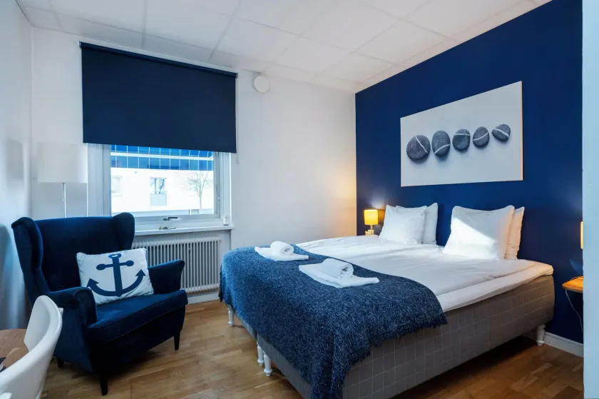 Port Hotel - Image 1