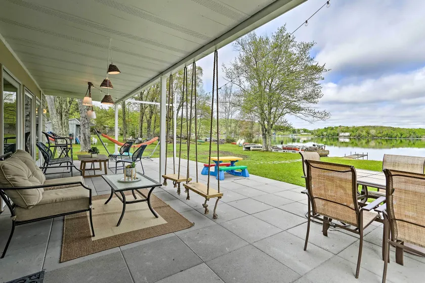 Luxe Lakefront Family Cottage: Private Beach, Dock - Image 1