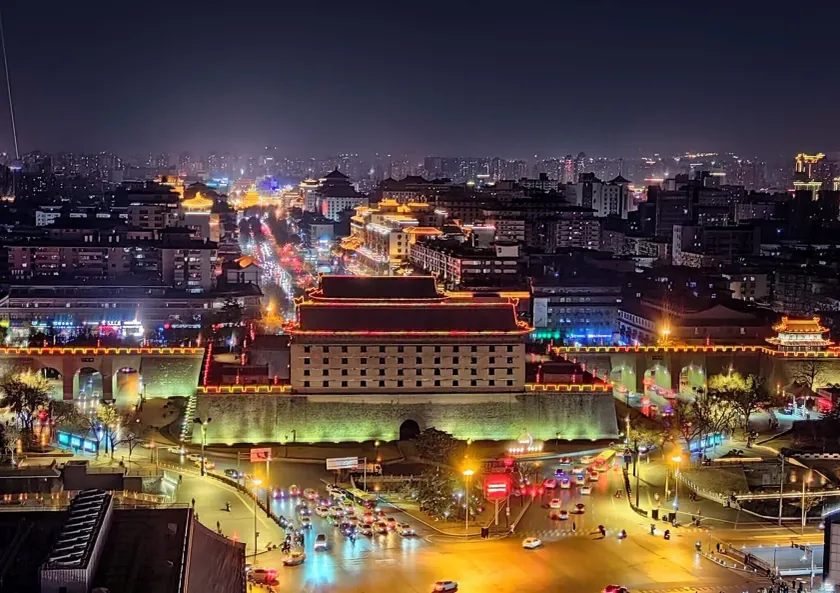 Stylish Homestay Balcony Viewing Ancient XiAn Bell Tower and City Wall - Image 1
