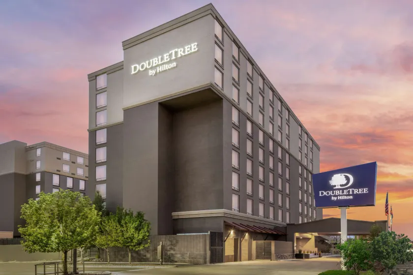 DoubleTree by Hilton Denver Cherry Creek - Image 1