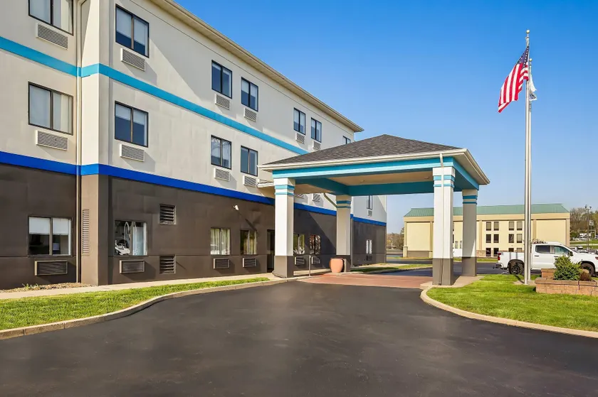 Days Inn by Wyndham Collinsville St Louis - Image 1