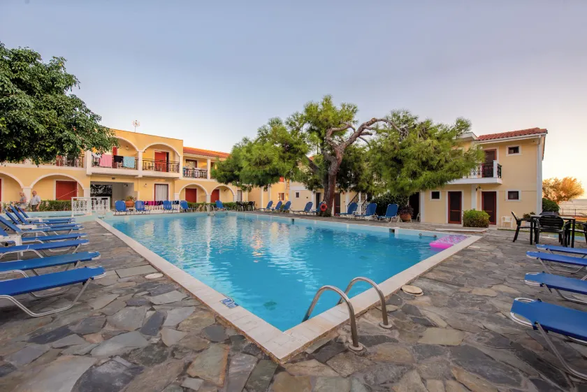 Iliessa Beach Hotel - Image 1
