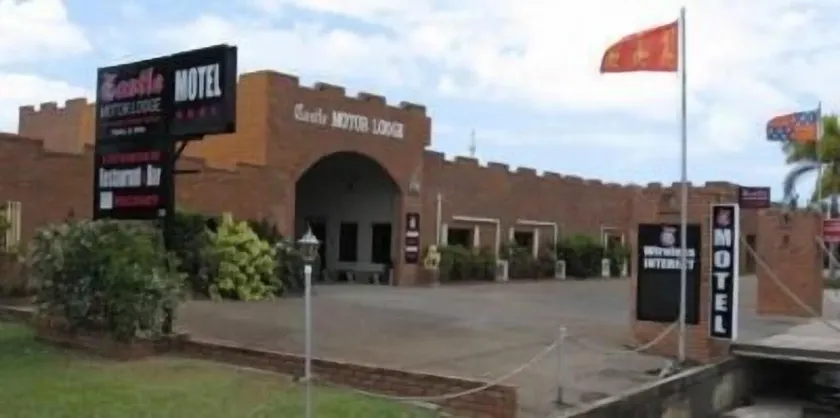 Castle Motor Lodge - Image 1