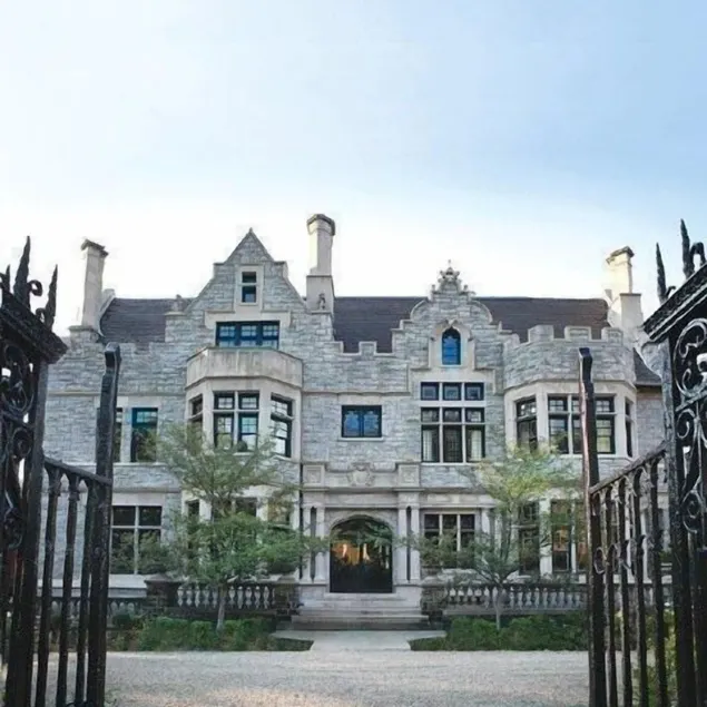 Mansions on Fifth - Image 1
