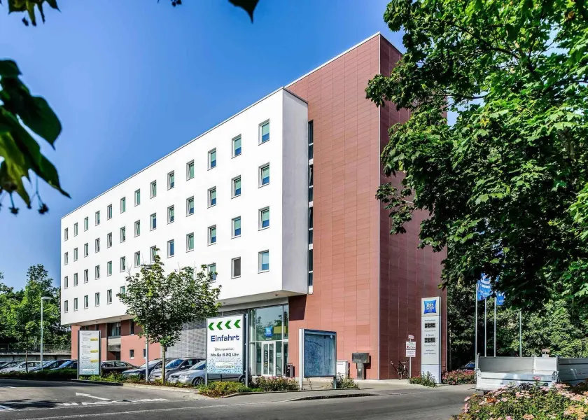 ibis budget Augsburg City - Image 1