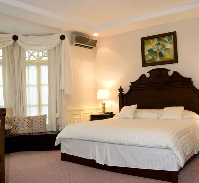 Sportsmens Lodge - Gentlemen's Club - Image 1