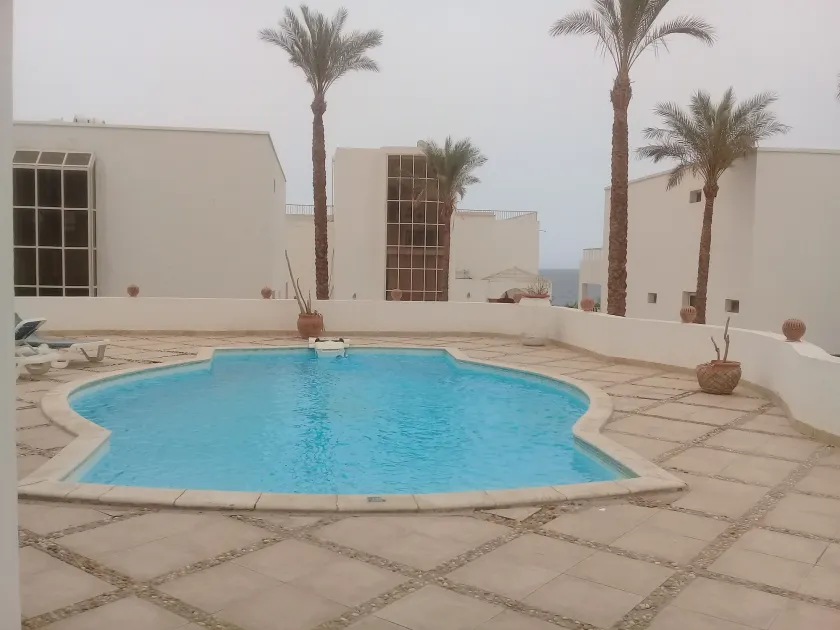 Carlton Luxury Villa - Image 1