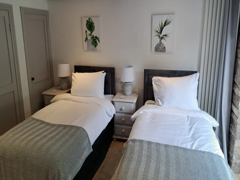 Swan House Tea Room and Bed & Breakfast - Image 1