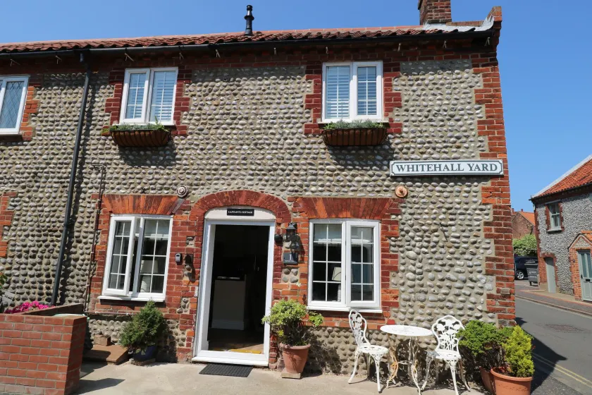 CHALET DU CAPITAINE, acceptant les animaux, avec feu ouvert à Sheringham - Image 1