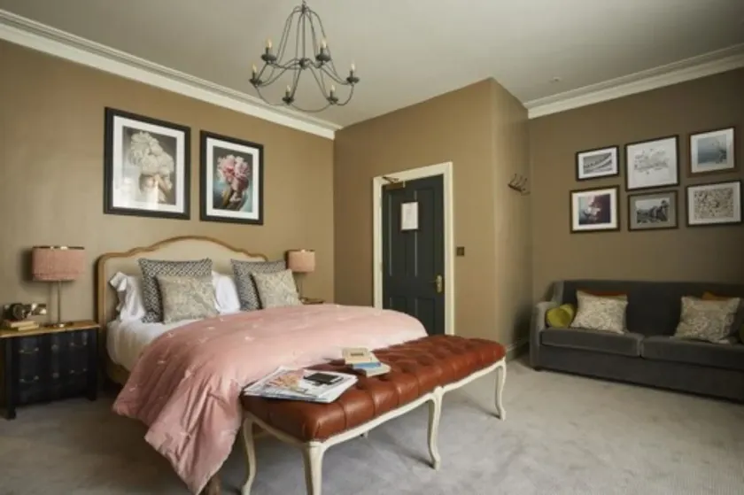 Broad Street Townhouse - Image 1