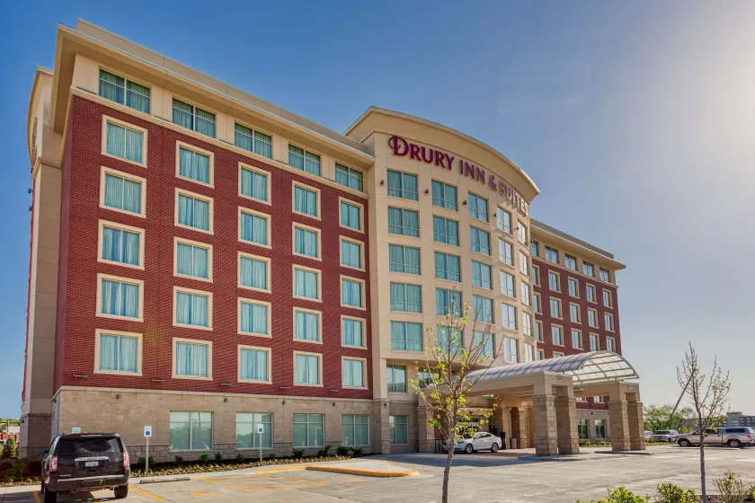 Drury Inn & Suites Iowa City Coralville - Image 1