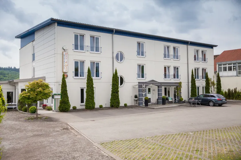 Hotel Restaurant Am Kellhof - Image 1