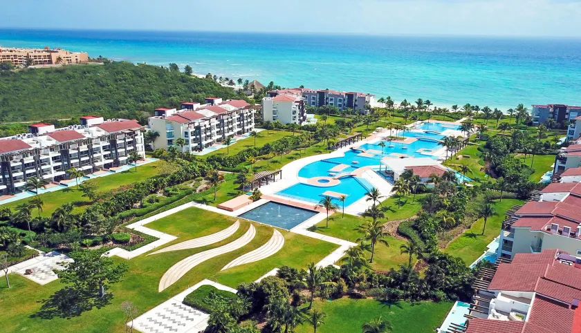 Mareazul Beach Front Resort Condos at Playa del Carmen - Image 1