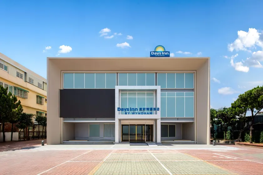 Days Inn by Wyndham Chiayi - Image 1