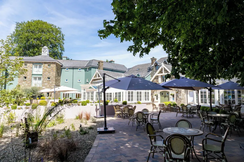 Killarney Heights Hotel - Image 1