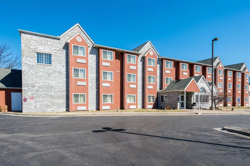 Motel 6-Olathe, KS - Image 1