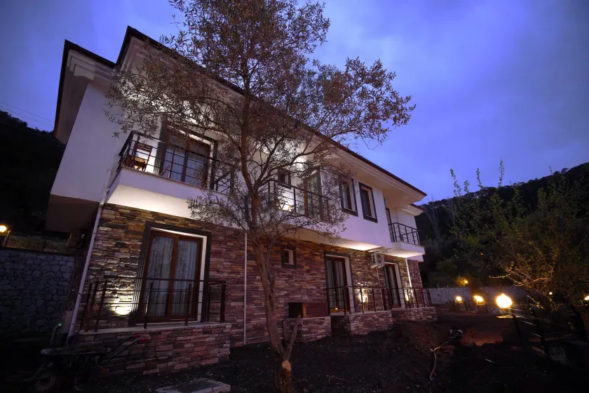 Mons Casa Boutique Hotel - Image 1