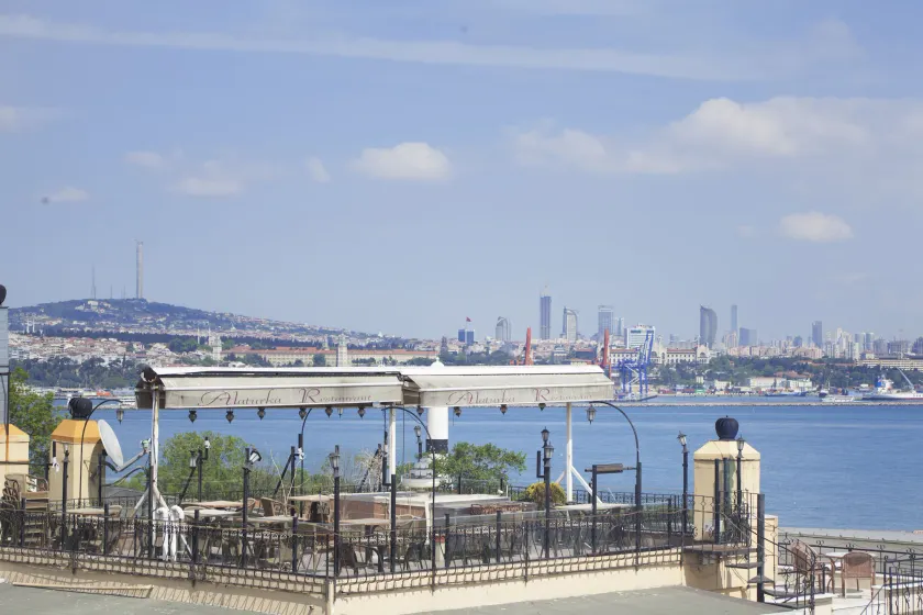 Star Hotel - Image 1