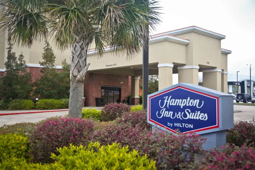 Hampton Inn & Suites Jennings - Image 1