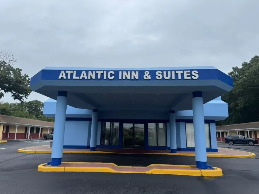 Atlantic Inn & Suites near Belmar Beach - Image 1