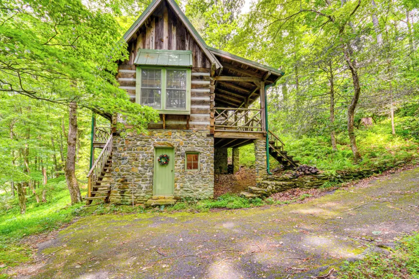 Peaceful Burnsville Cabin By South Toe River! - Image 1