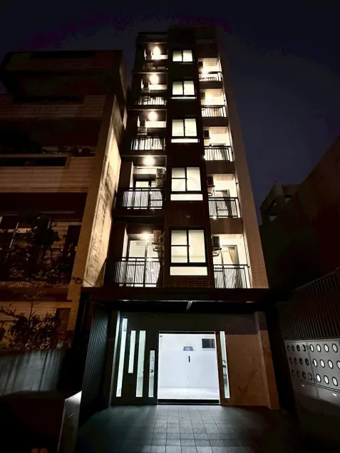 Neostay - Image 1