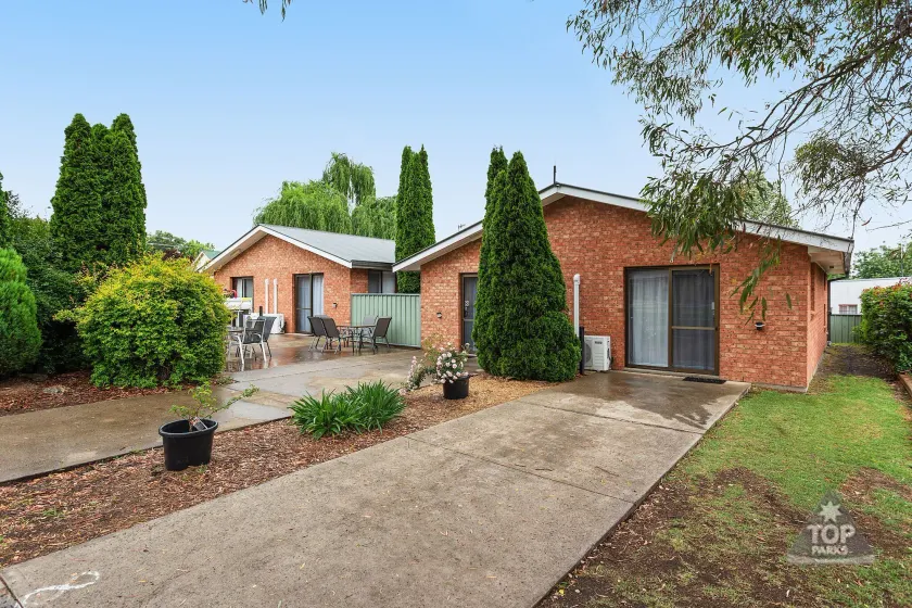Fossicker Caravan Park - Image 1