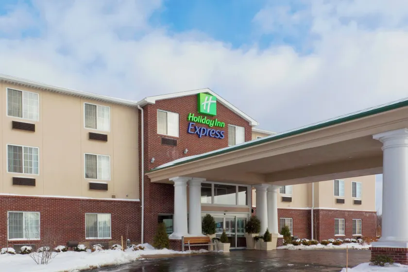 Holiday Inn Express & Suites Ashtabula-Geneva by IHG - Image 1