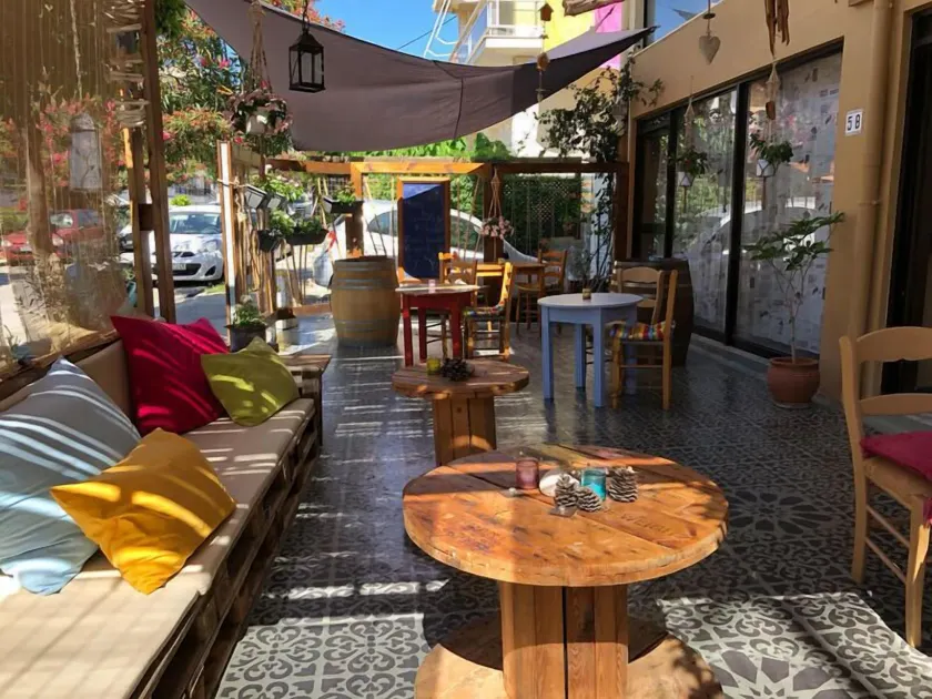 Rodos Backpackers - Image 1
