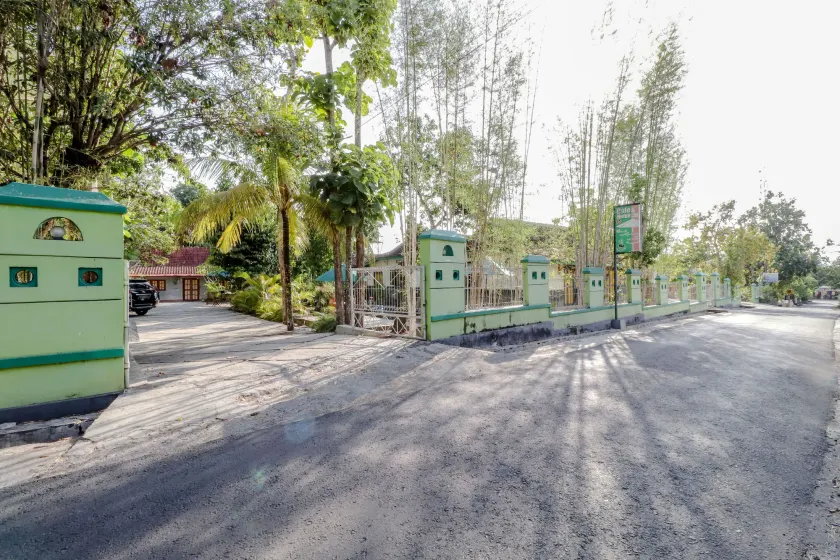 Omah Nggunung Cafe & Homestay - Image 1