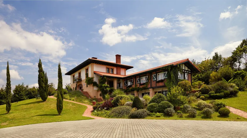 Hotel Ibarra Zalla - Image 1