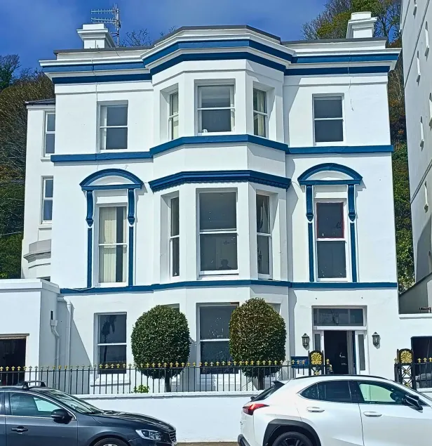 Kings House - Image 1