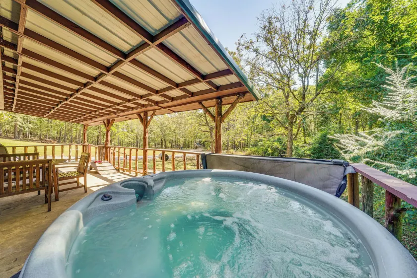Rustic Cabin w/ Hot Tub Near Broken Bow Lake! - Image 1