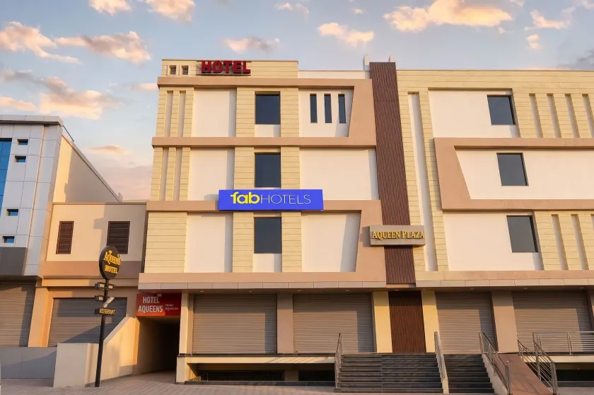 FabHotel Aqueens Plaza - Near Jawahar Circle, Patrika Gate - Image 1