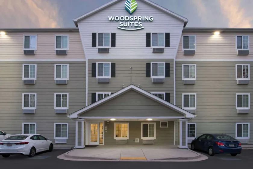 WoodSpring Suites Savannah Garden City - Image 1
