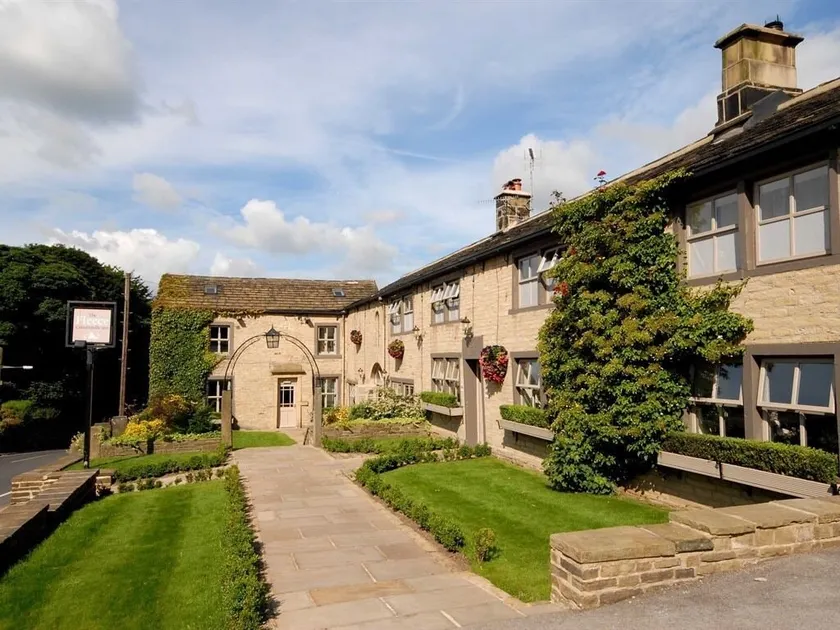 The Fleece Inn - Image 1
