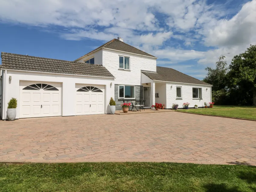 Trevore Farmhouse - Image 1