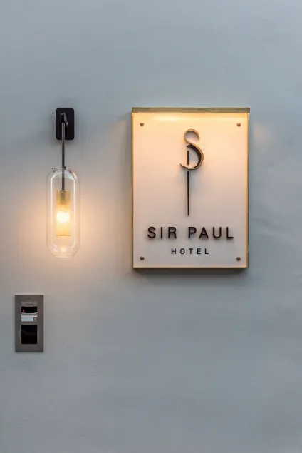 S Paul City Hotel - Image 1