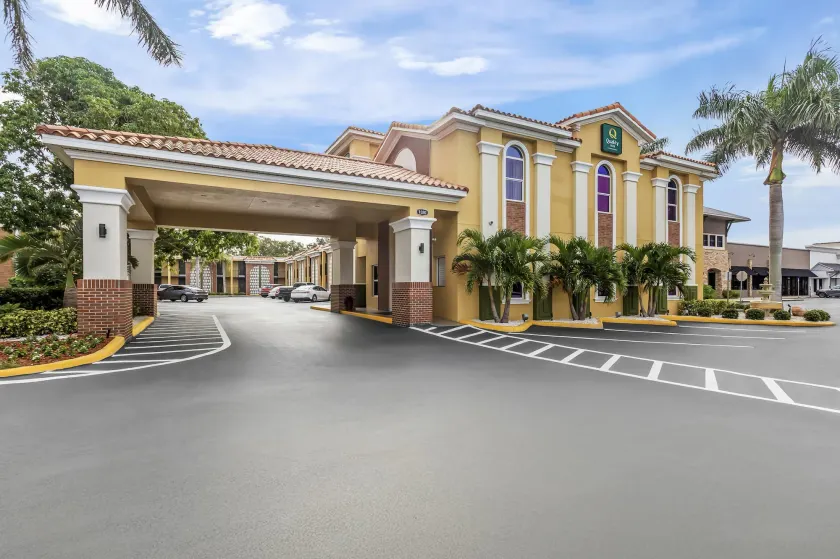 Quality Inn Tampa Airport - Cruise Port - Image 1