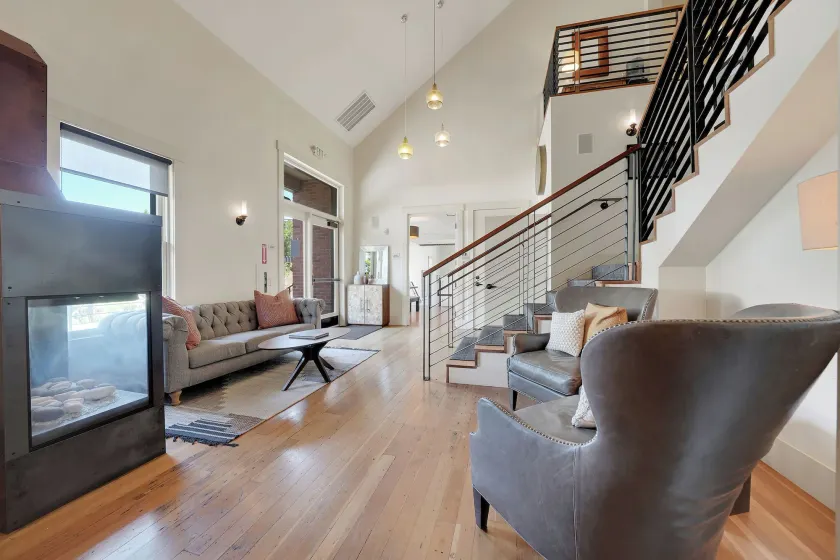 Hanford House - Image 1