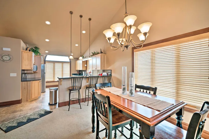 Cozy & Convenient Red Lodge Home < 8 Mi to Slopes! - Intérieur