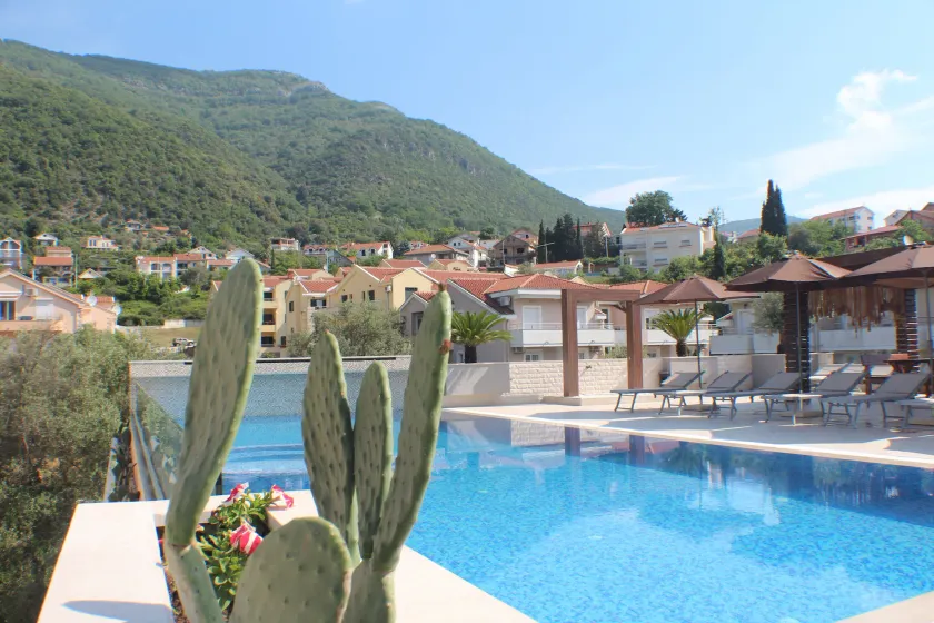 Sun Village Aparthotel - Image 1