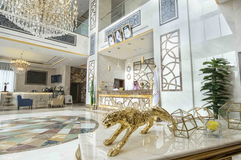 Iridium 70 Hotel - Image 1