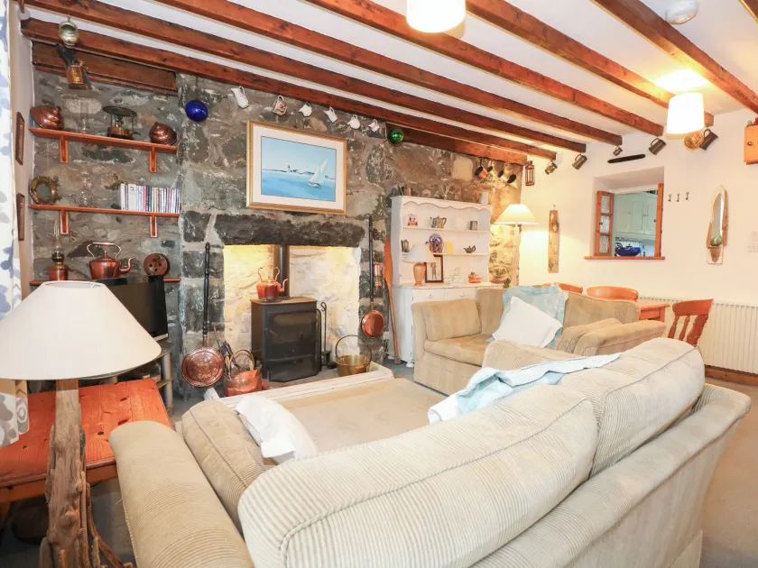 6 Maen Y Wern - Image 1