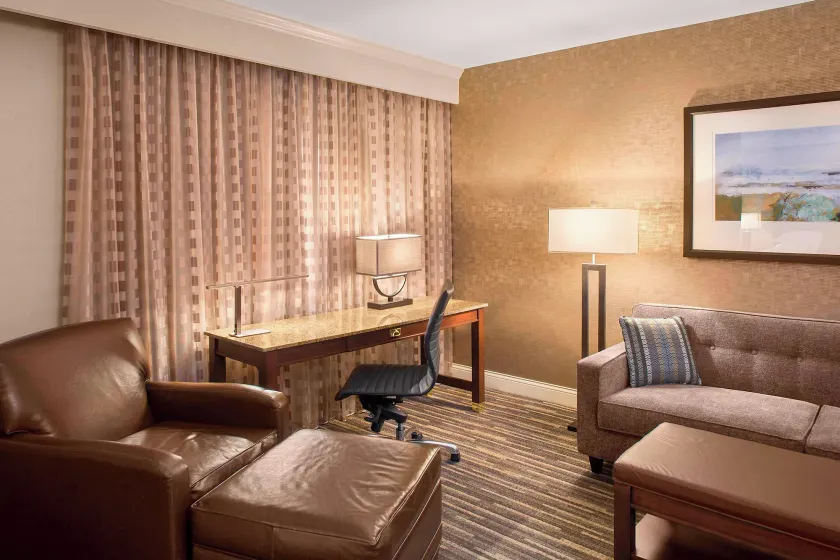 Sheraton Suites Akron Cuyahoga Falls - Image 1